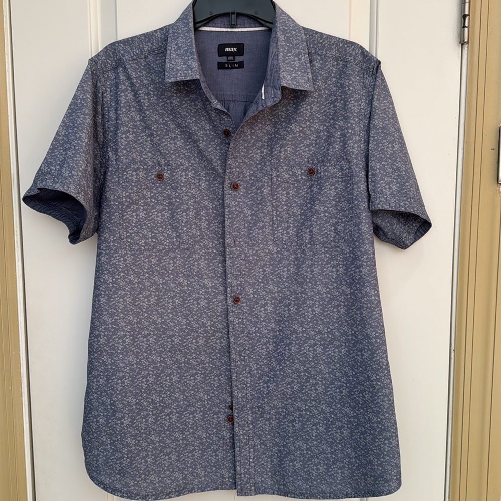 MAX. Slim fit,  Blue Button Down Shirt, Short Sleeve. Size XXL.